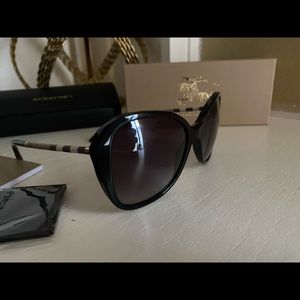 🔥Brand new Burberry sunglasses 👌🏼🔥